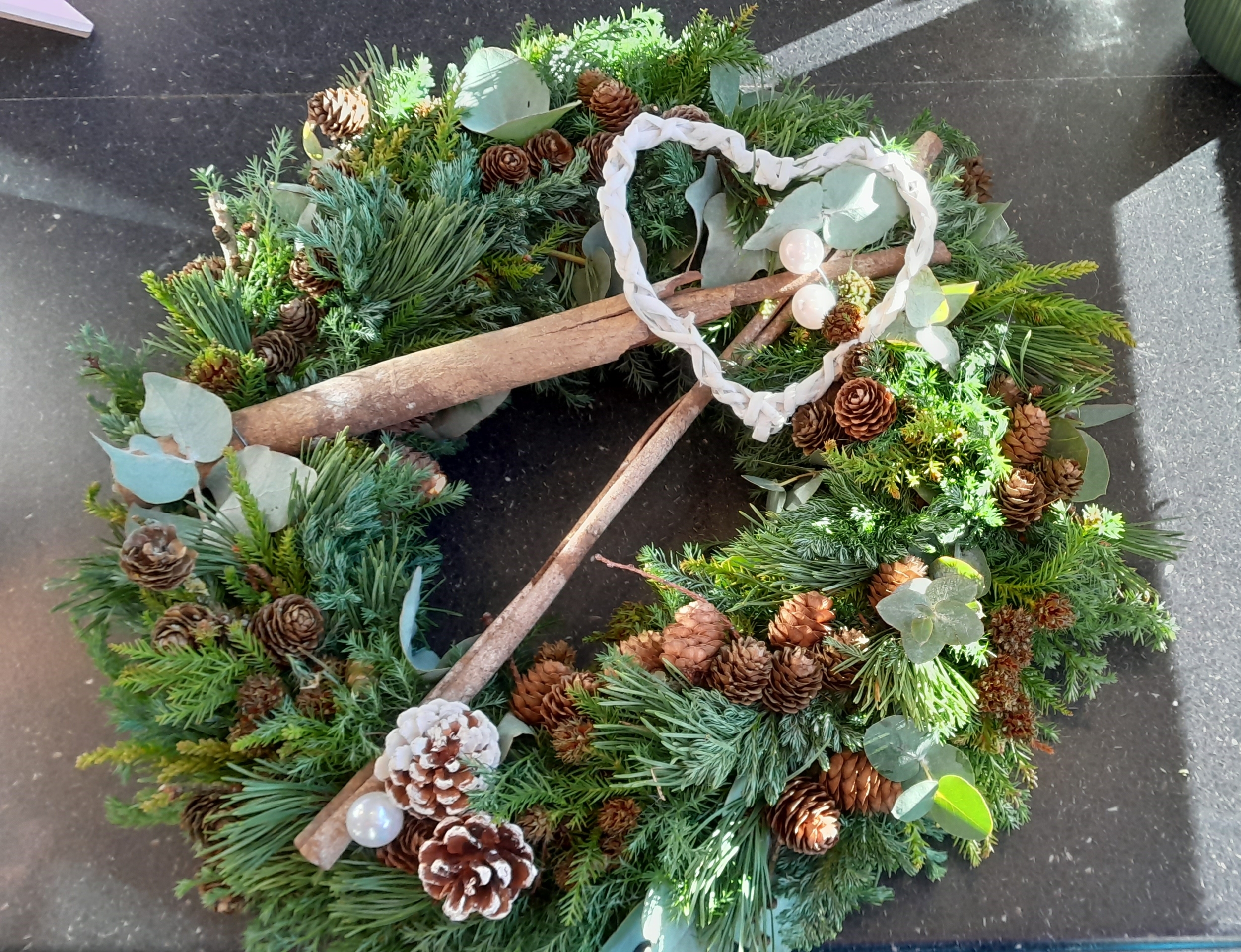 Julekrans fra Tanjas Blomster - blomsterhandler i Løgstrup ved Viborg